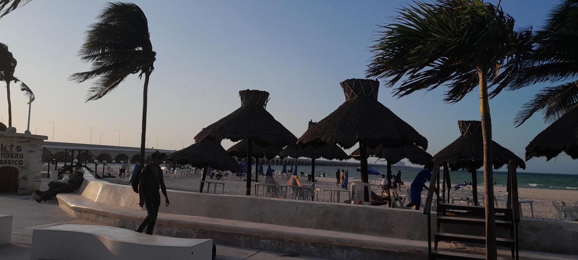 Malecon Beach House In Progreso 1 Block From Beach المظهر الخارجي الصورة
