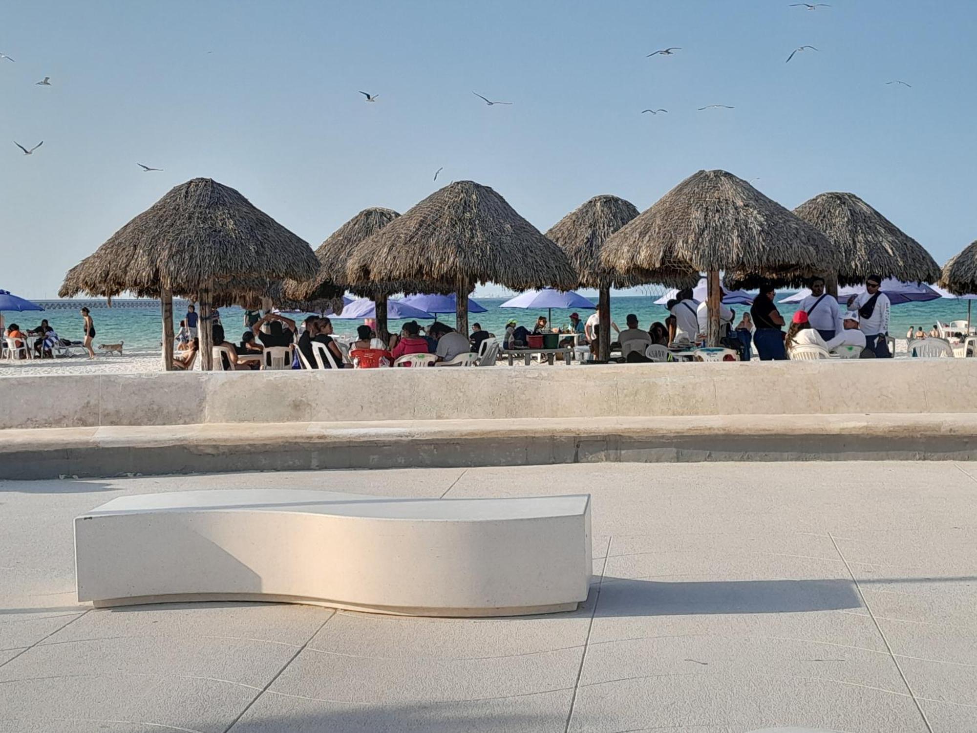 Malecon Beach House In Progreso 1 Block From Beach المظهر الخارجي الصورة