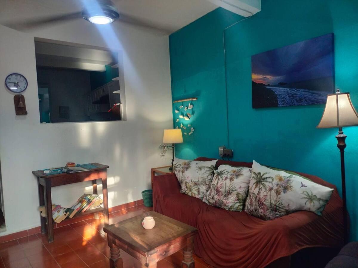 Malecon Beach House In Progreso 1 Block From Beach المظهر الخارجي الصورة