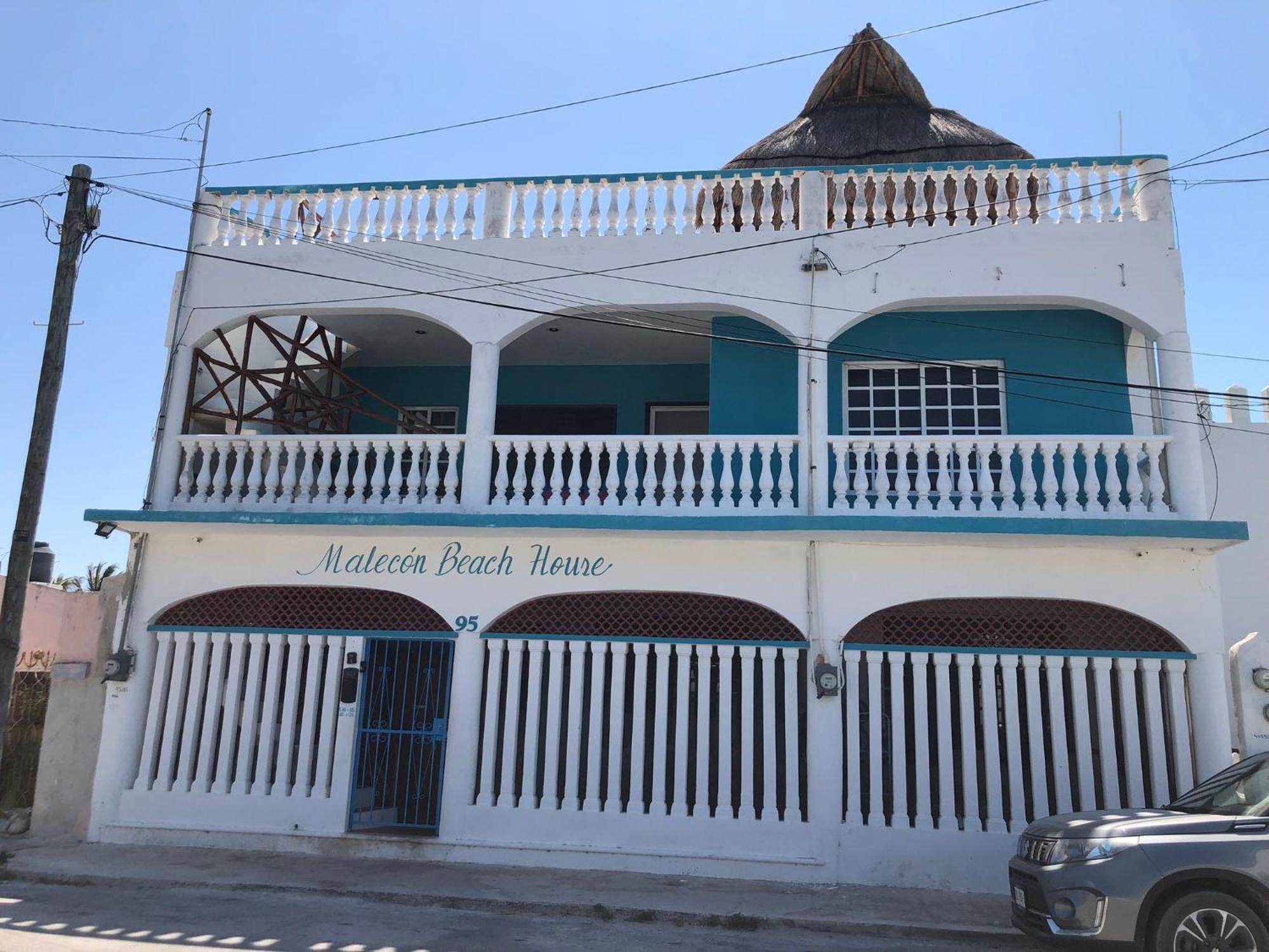 Malecon Beach House In Progreso 1 Block From Beach المظهر الخارجي الصورة