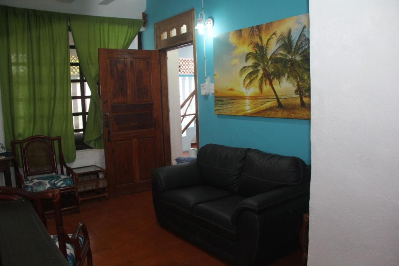Malecon Beach House In Progreso 1 Block From Beach المظهر الخارجي الصورة